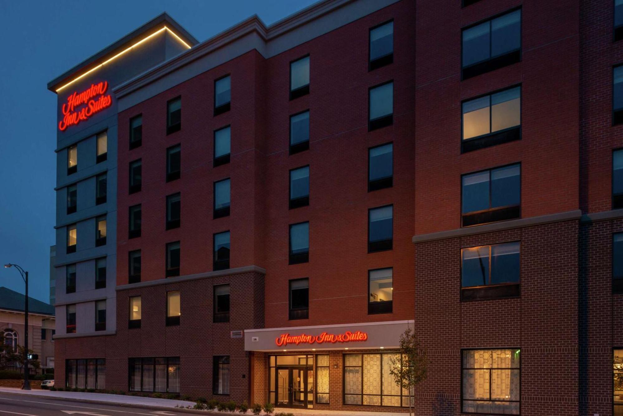 Hampton Inn & Suites Winston-Salem Downtown Bagian luar foto
