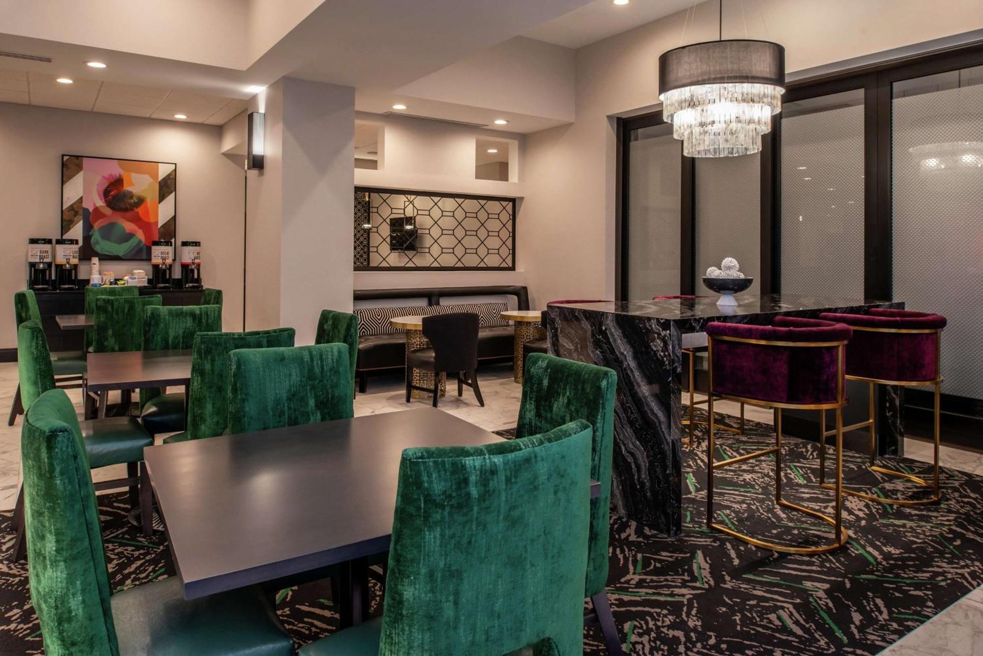 Hampton Inn & Suites Winston-Salem Downtown Bagian luar foto